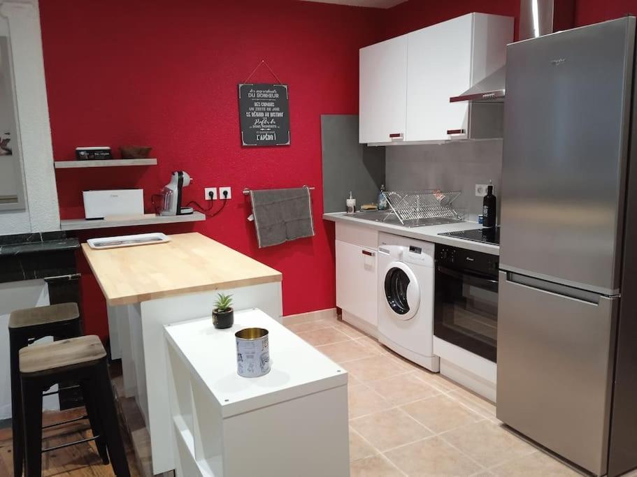 Charmant Appartement Centre Historique De פואה מראה חיצוני תמונה