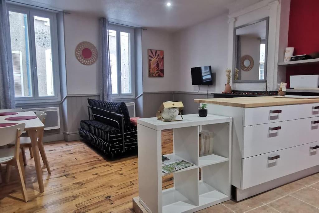 Charmant Appartement Centre Historique De פואה מראה חיצוני תמונה