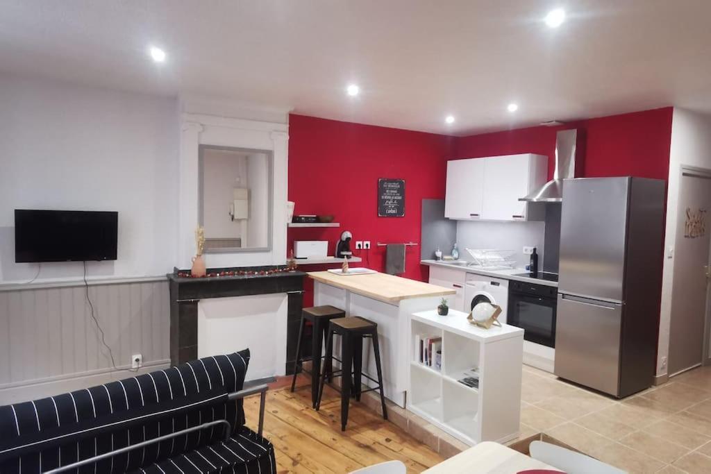 Charmant Appartement Centre Historique De פואה מראה חיצוני תמונה